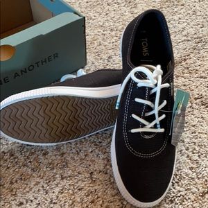 New Toms Black Heritage Canvas Sz 7